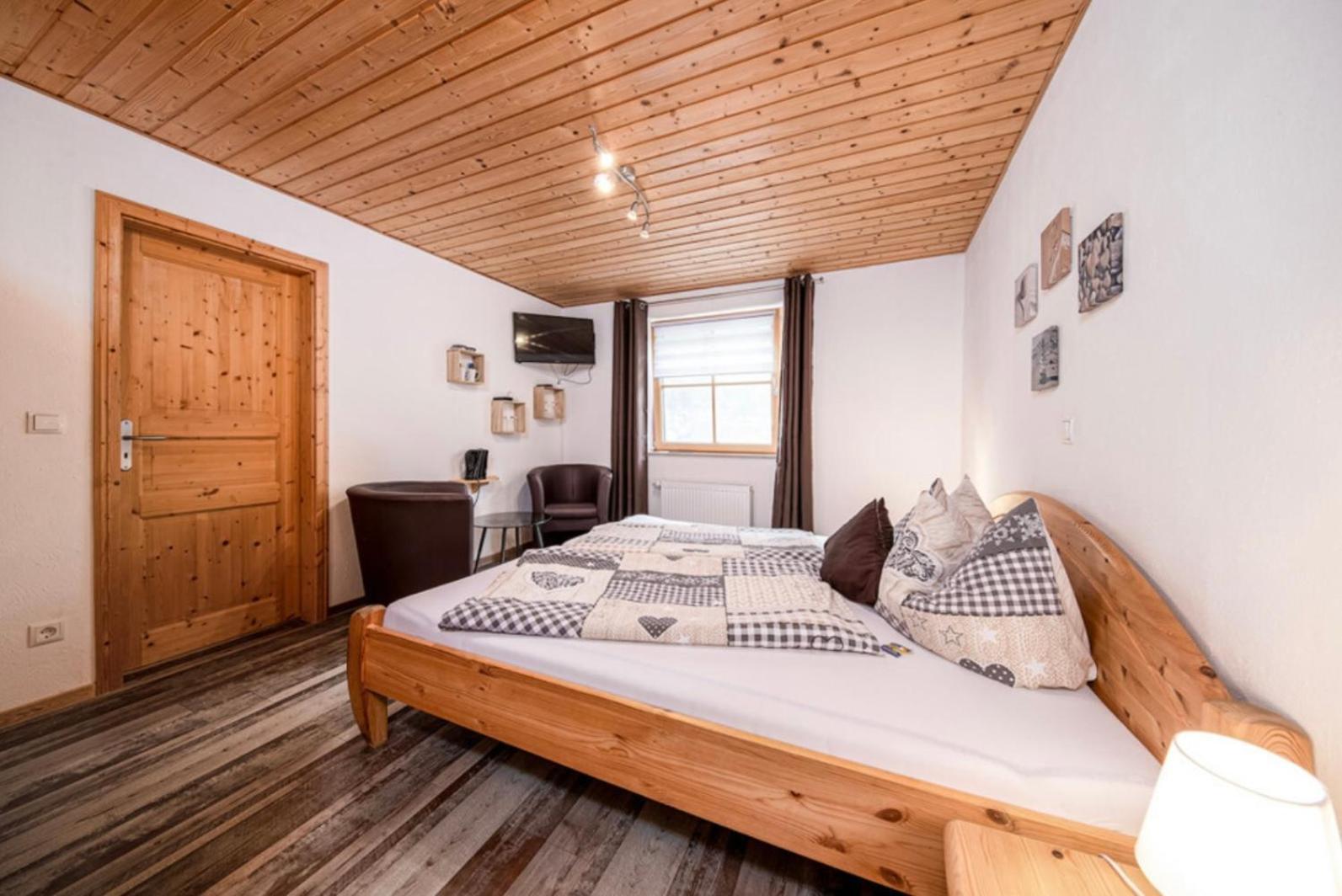 Toskanahaus, Njualms Tannheim Exteriör bild