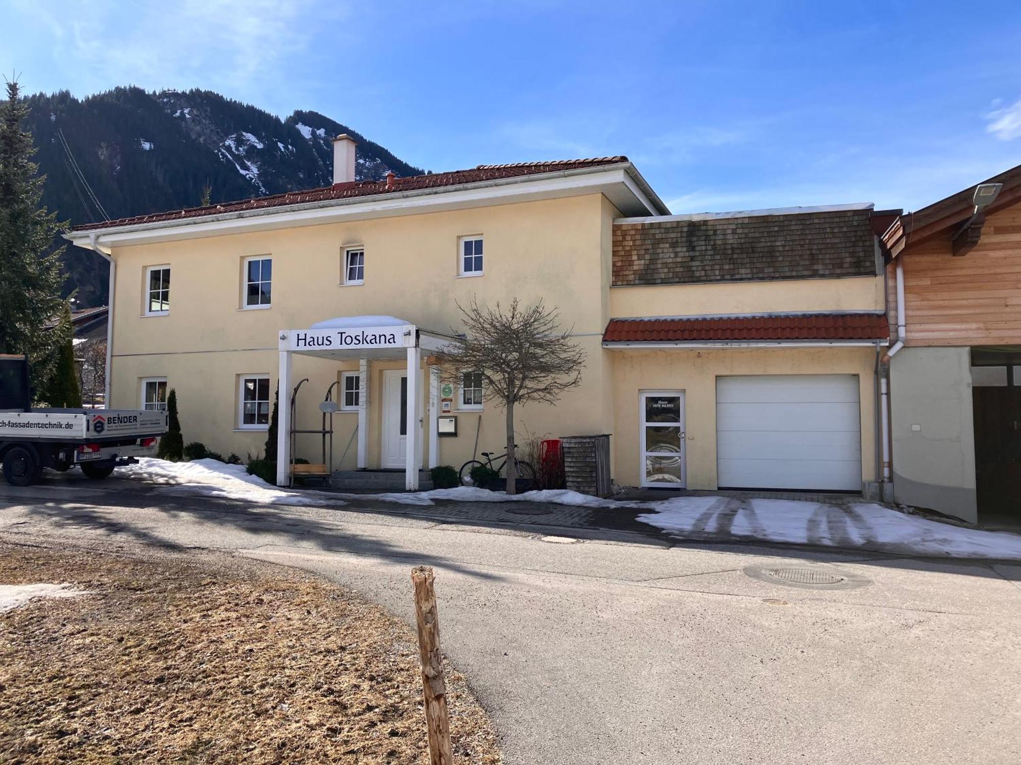 Toskanahaus, Njualms Tannheim Exteriör bild